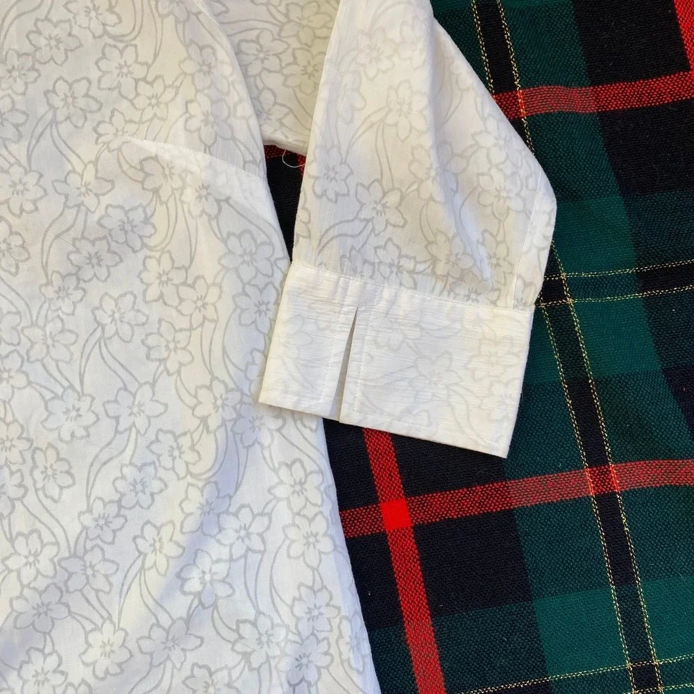 Liz‎ Claiborne S Mandarin Style Semi Sheer Button Front Blouse IMMACULATE